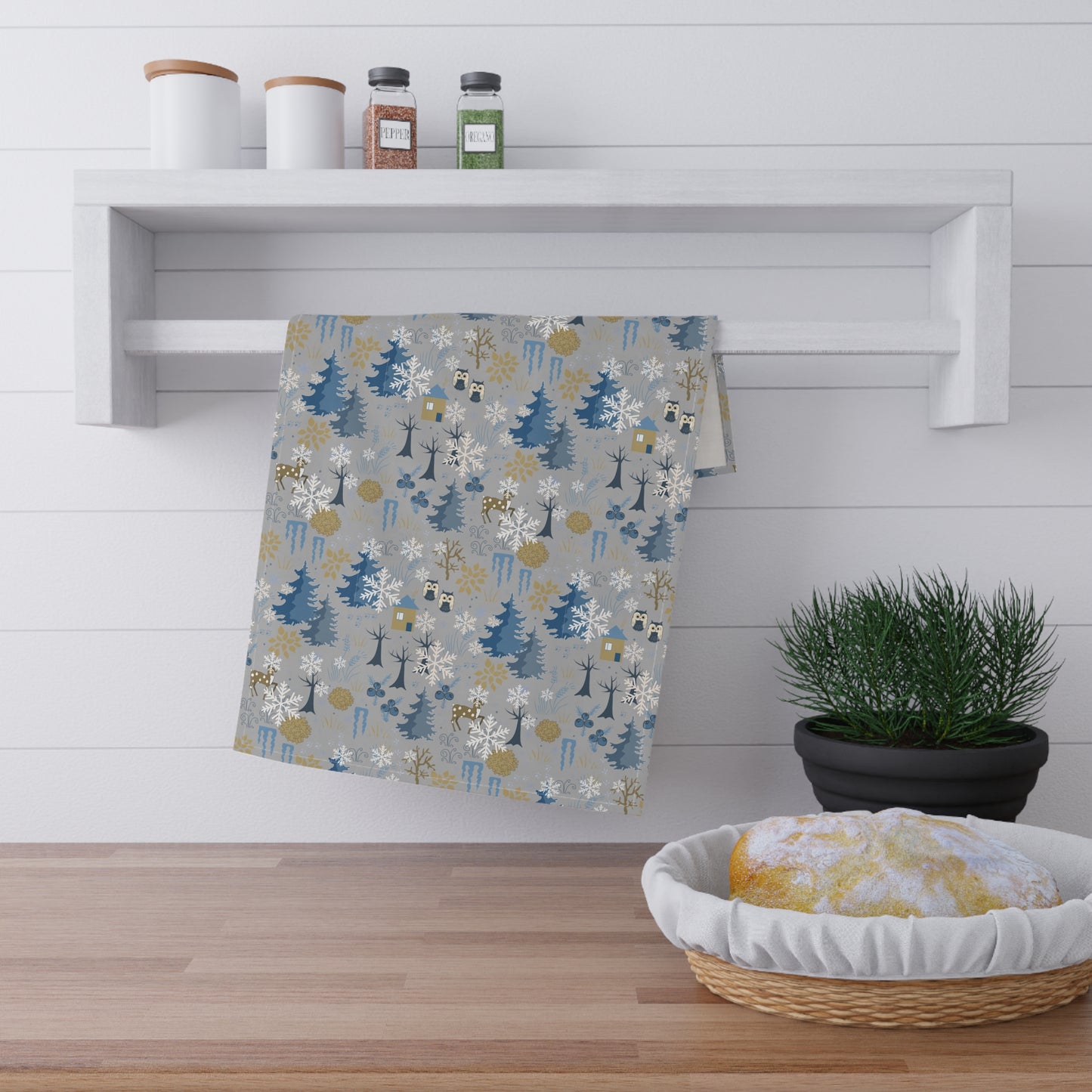 Winter Woodland Christmas Kitchen Towel : Festive Rustic Decor for Your Holiday Kitchen