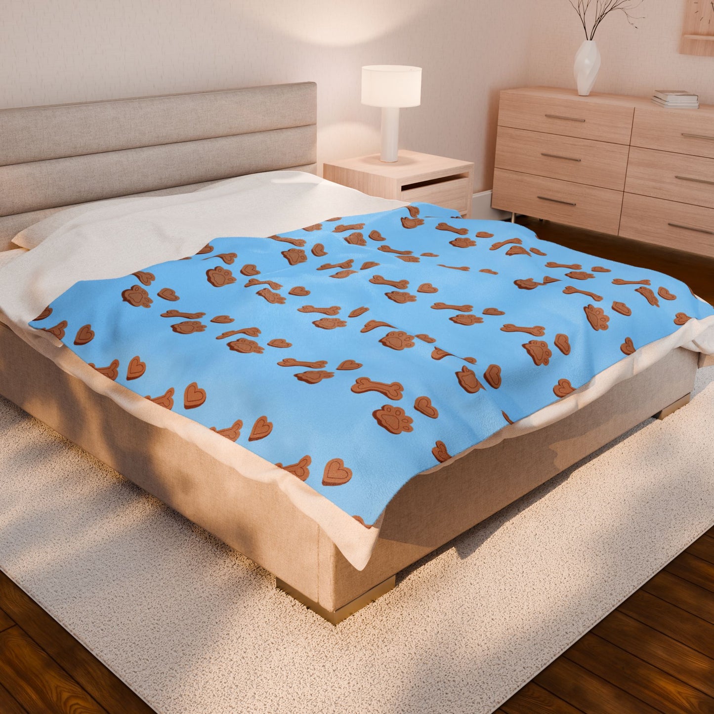 Dog Mom Must-Have: Plush Velveteen Blanket – Cute Bone & Paw Print in 3 Sizes