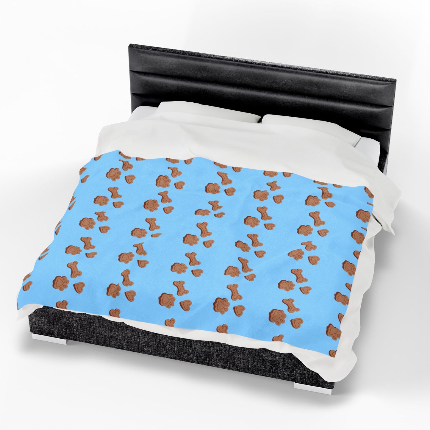Dog Mom Must-Have: Plush Velveteen Blanket – Cute Bone & Paw Print in 3 Sizes