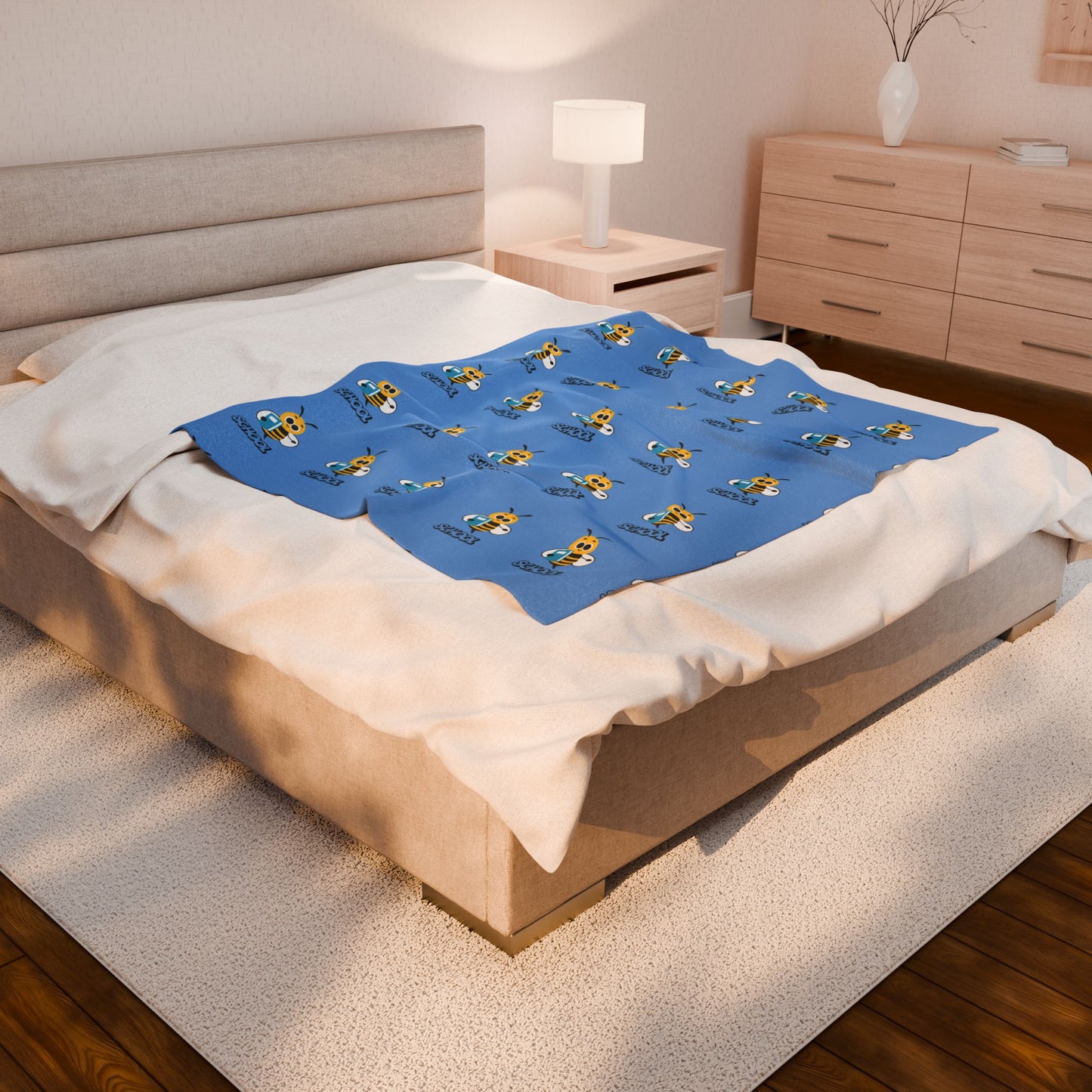Back-to-School Bee Velveteen Blanket – Cozy Kids' Throw for Dorms, Bedrooms & Study Nooks