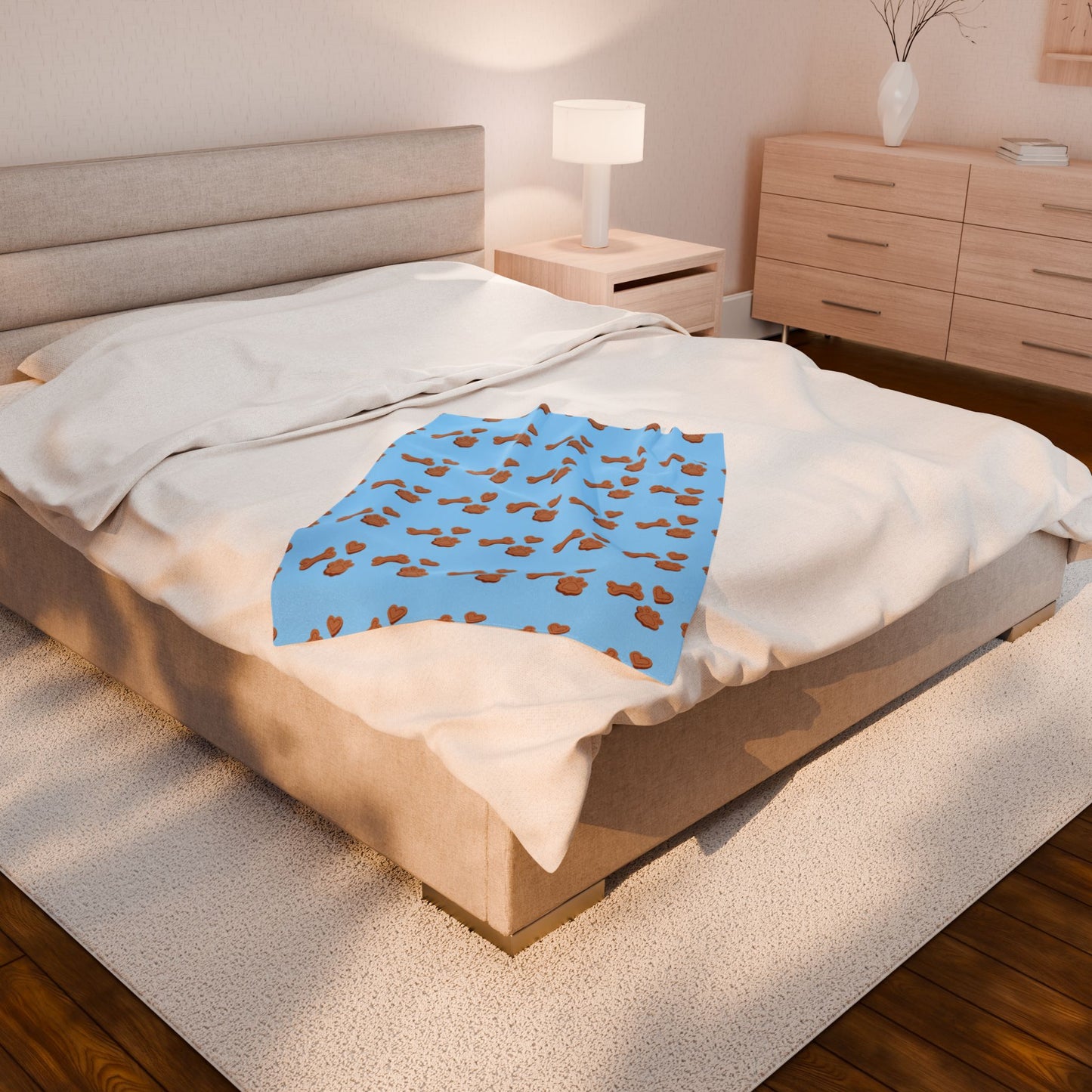 Dog Mom Must-Have: Plush Velveteen Blanket – Cute Bone & Paw Print in 3 Sizes
