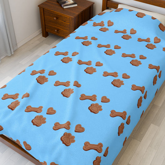 Dog Mom Must-Have: Plush Velveteen Blanket – Cute Bone & Paw Print in 3 Sizes
